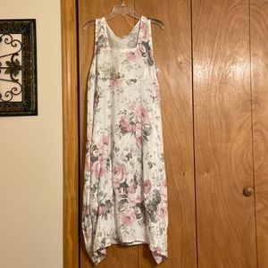 Women’s sleeveless dress. Made in Italy.